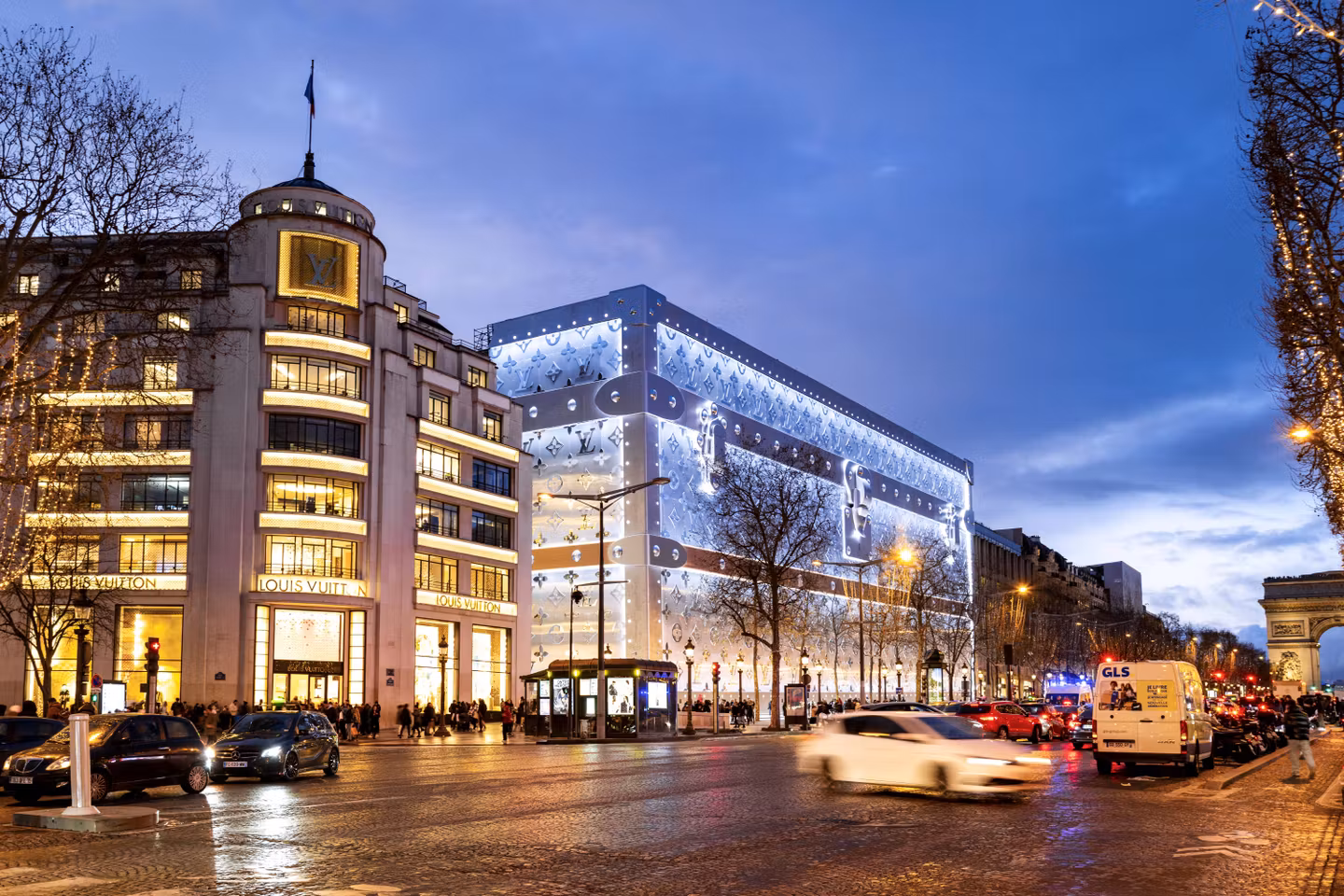 Frequently asked questions about luxury property advisory in Paris 8th arrondissement