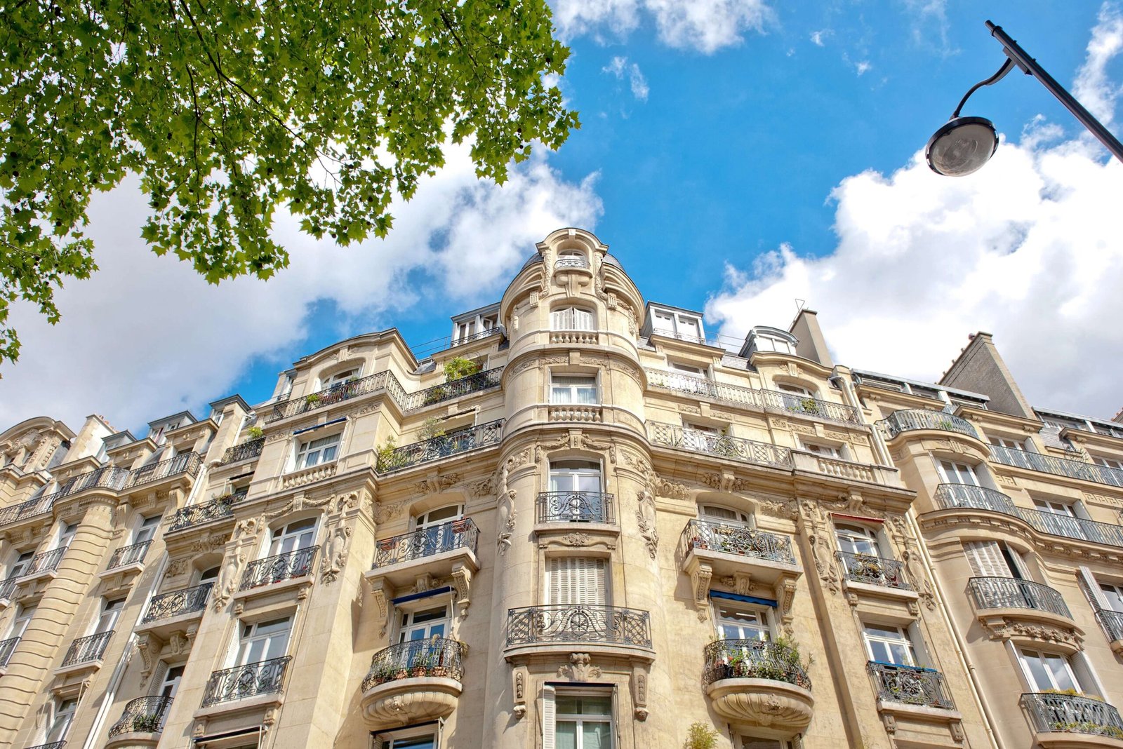 Prestigious Haussmann apartments and luxury residences in Paris 8th arrondissement