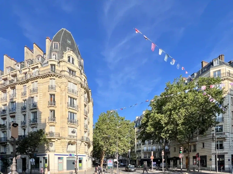 Prestigious residential homes and quiet streets in Auteuil Paris 16th arrondissement