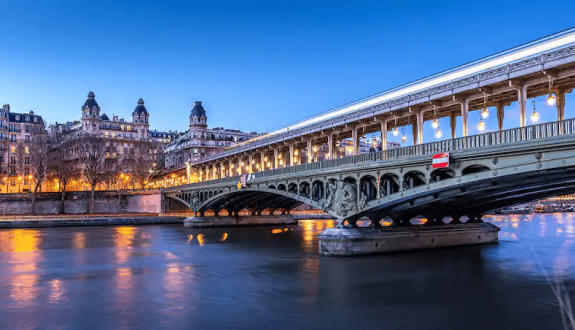 Elegant Paris 16 residential architecture representing prestige luxury living and long-term property value