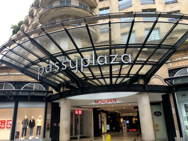 Elegant residential lifestyle and luxury shopping streets in Passy Paris 16
