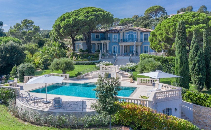 Private luxury property advisor in France